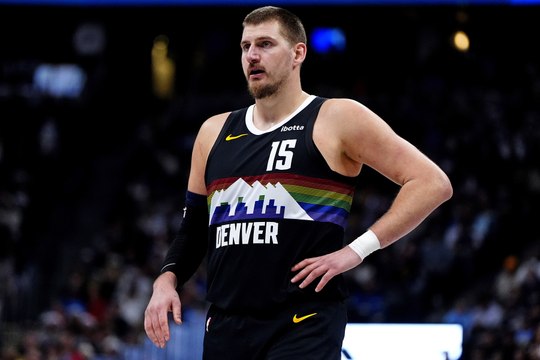 NBA : Nikola Jokic monumental face aux Wolves !