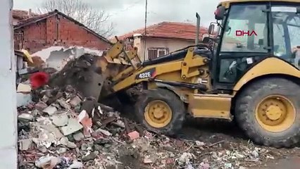 İstanbul'un burnunun dibindeki uyuşturucu batakhanesindeki 110 bina dozerlerle yıkıldı!