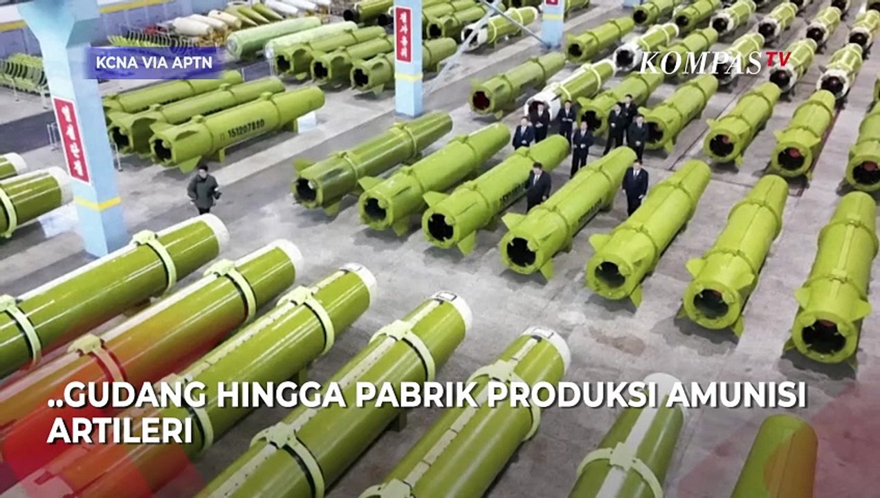 Kim Jong Un Pamer Kapal Selam Nuklir hingga Pabrik Misil di Korut