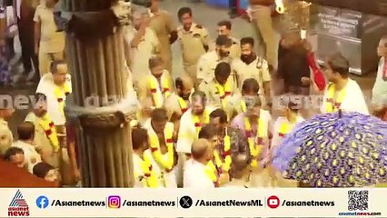 തങ്ക അങ്കി ഘോഷയാത്ര നടപ്പന്തലിൽ എത്തി; ദീപാരാധന ഉടൻ