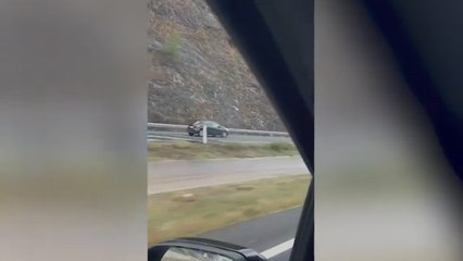 Captan el accidente contra otro choche de un ‘kamikaze’ en dirección contraria por la autovía