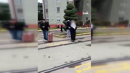 Tramvayda Başlayan Tartışma Sosyal Medyada Gündem Oldu!