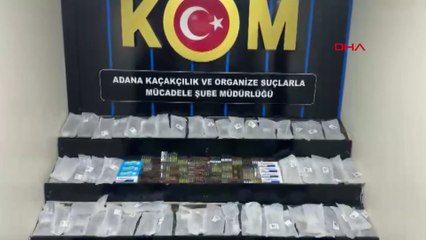 Bağcılar’da mezuniyet keplerine gizlenmiş 53 bin 100 uyuşturucu hap ele geçirildi