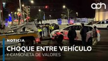Chocan auto y camioneta de valores en el cruce de Reforma y Juárez