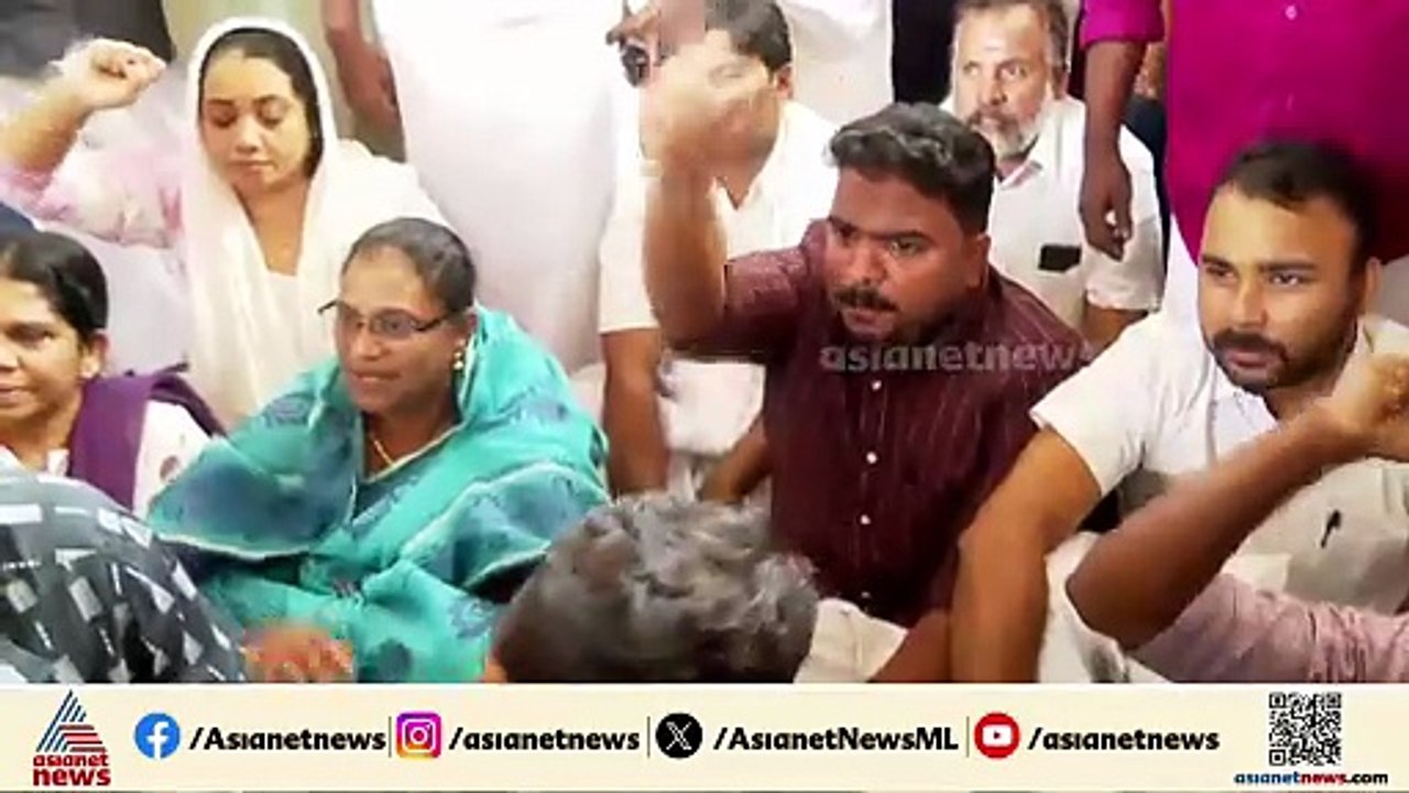 ചേവായൂർ പൊലീസ് സ്റ്റേഷനിൽ കോൺഗ്രസ് പ്രവർത്തകരുടെ പ്രതിഷേധം