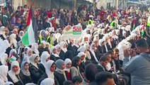 Suasana wisuda 500 penghafal Alquran di Kamp al-Shati, Jalur Gaza pada Kamis (25/12/2025).