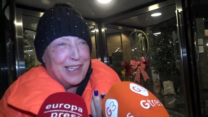 Lydia Lozano, más animada, actualiza el estado de salud de Charly tras recibir el alta y desvela si continúa o no con la bacteria