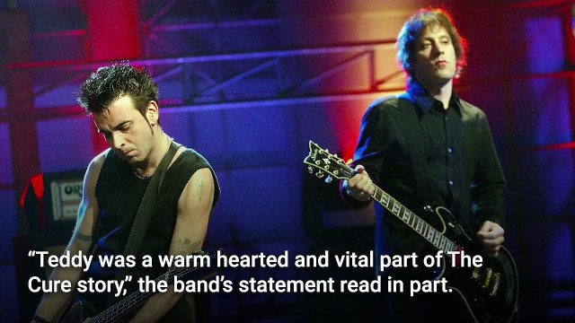 Teddy , guitariste et claviériste du groupe The Cure depuis 1990, Perry Bamonte, est décédé à l'âge de 65 ans après une courte maladie , selon un communiqué du légendaire groupe britannique
