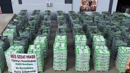 Sedat Peker'den sokak hayvanları için barınaklara 100 tonluk mama yardımı