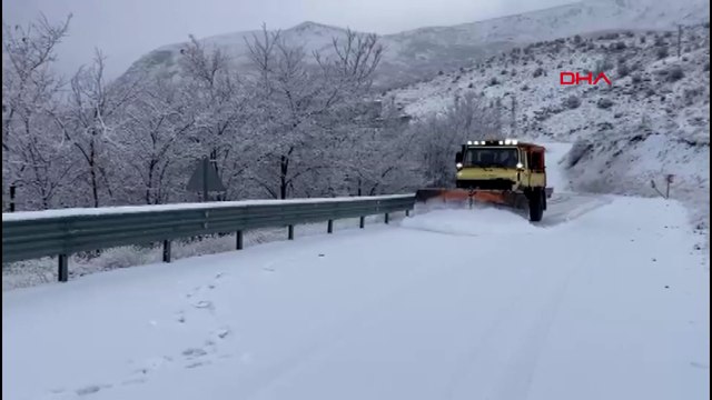 Elazığ’da kar yağışı: 23 köy yolu ulaşıma kapandı
