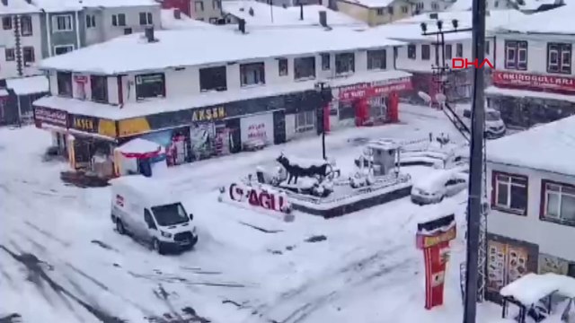 Kastamonu'da kar yağışı nedeniyle 202 köy yolu kapandı