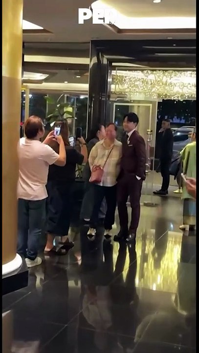 Benedix Ramos arrives for the 51st MMFF Gabi Ng Parangal | PEP Coverage