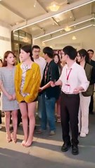 Later, she made a high-profile public appearance with him to attend major occasions, radiant and scumbag, and her fiancé regretted her heartache, but she could no longer recover #hit skit #domineering president #sweet pet #revenge