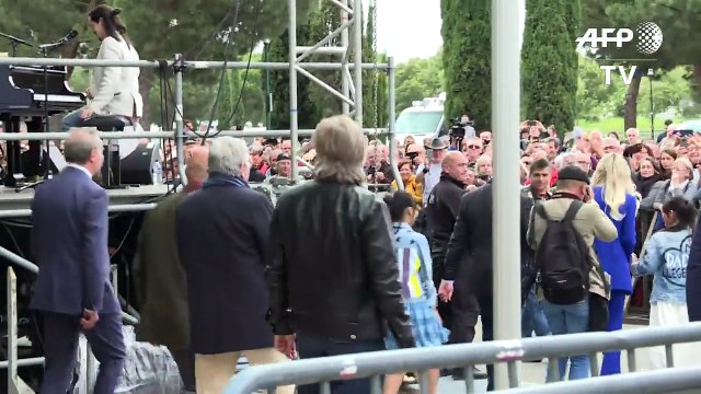 2019 – Johnny Hallyday : le 15 juin, Laeticia Hallyday à Toulouse pour un hommage (AFP TV)