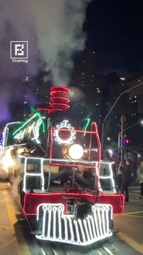 💖Le train à vapeur au Brésil porte une superbe décoration de Noël💖💥ABONNES-TOI STP🙏💖 MERCI 🙏💖💥