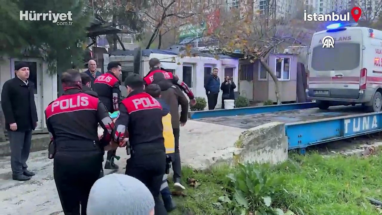 Esenyurt'ta servis midibüsü devrildi!