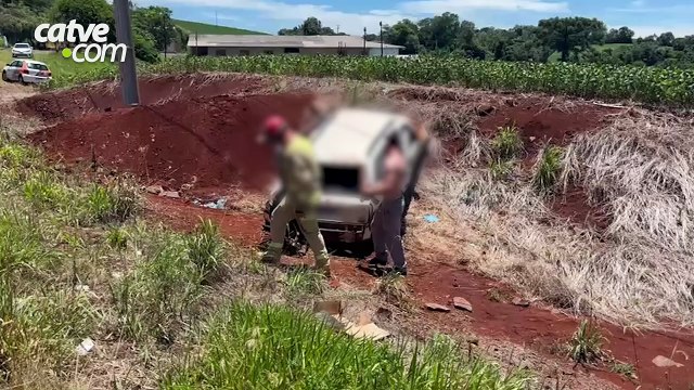 Capotamento deixa jovem ferido na PR-180 em Cascavel