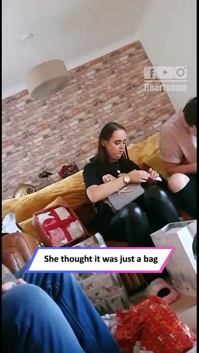 She Reached Into Her Bag… And Realized Her Parents Bought Her a Car|| Heartsome 💖