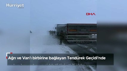 Tendürek Geçidi’nde yoğun kar yağışı ve şiddetli tipi etkili oldu