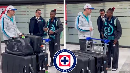 Uchenna Kanu ya está en CDMX; así la llegada al AICM de la jugadora de Cruz Azul Femenil