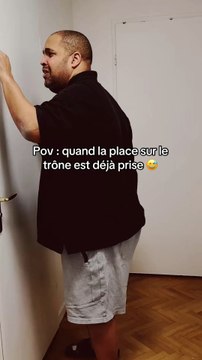 Pov : quand la place sur le trône est déjà prise 😅 #humour #drole #parodie #comedie #rire