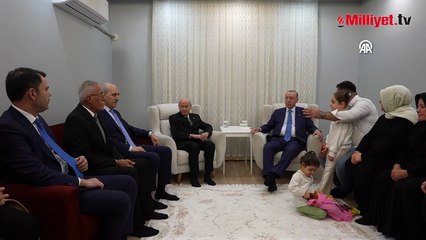 Cumhurbaşkanı Erdoğan, Hatay'da depremzede Karakuş ailesini ziyaret etti