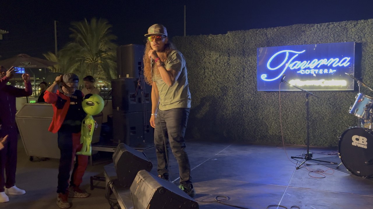“A Dee Alkemist Live Performance”