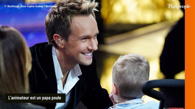 Cyril Féraud : Son fils Tim a bien grandi, il dépasse les objets très particuliers que l'animateur collectionne