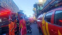 Viatura dos Bombeiros capota no Centro de Maceió