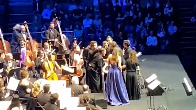 Fazıl Say konserinde solist rahatsızlandı, program durduruldu