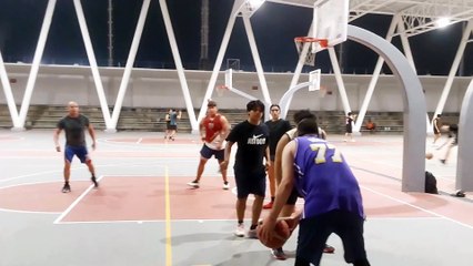 CON MUJER Y ME DICEN TU GUERO (RUBIO) LAS METIAS TODAS CUANDO JUGABAMOS CON RAGA PERO YA ME HICE VIEJO ME CANSO YA NO BRINCO NI MEDIA TORTILLA Y SE RIERON  PUT@ MADRE YA NO SOY EL MISMO YA NO TENGO PIERNAS VELOCIDAD PERO ME DEFIENDO TODAVÍA VEAN