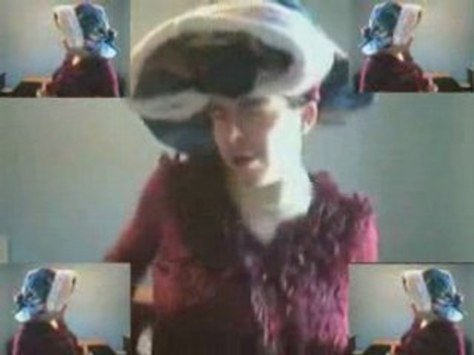 Playback "Tata Yoyo"