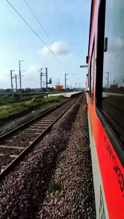 जब ट्रेन प्लेटफार्म से चल पड़ी