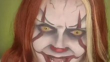 Artist totally slays Pennywise makeup from scratch and brings major Halloween energy