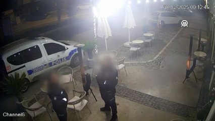 İzmir’de otomobil polis aracına çarptı: Kafeteryaya savrulan ekip aracı faciayı teğet geçti