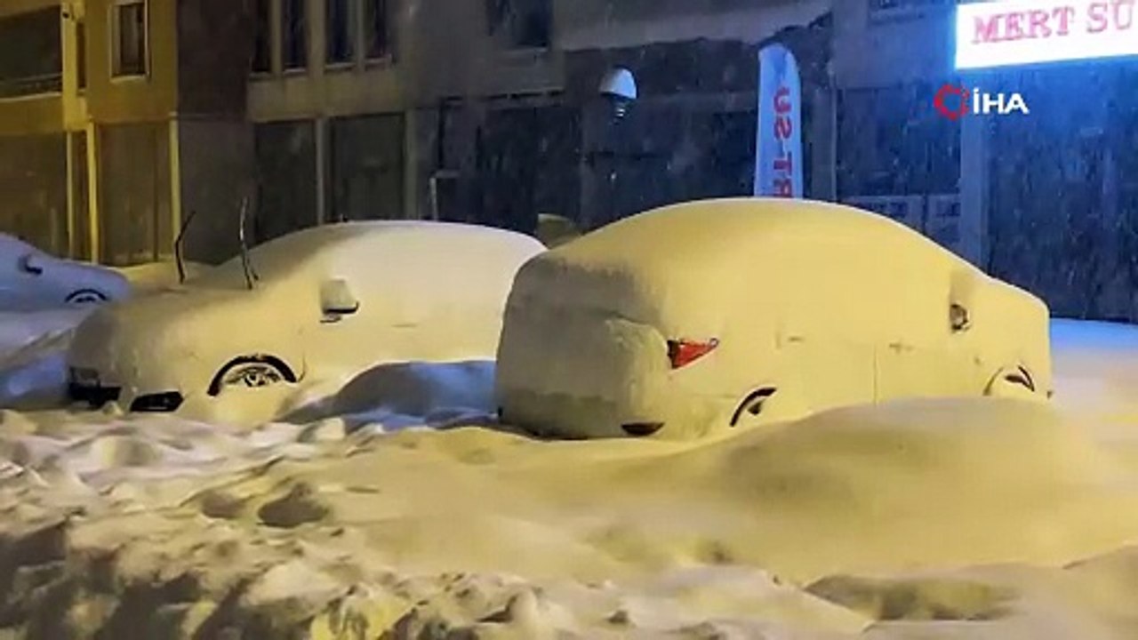 Yoğun kar yağışı sonrası bir ilimiz karlar altında kaldı: Kar kalınlığı 40 santimeyi aştı!