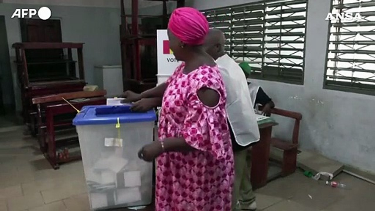 Urne aperte, la Guinea elegge il suo presidente