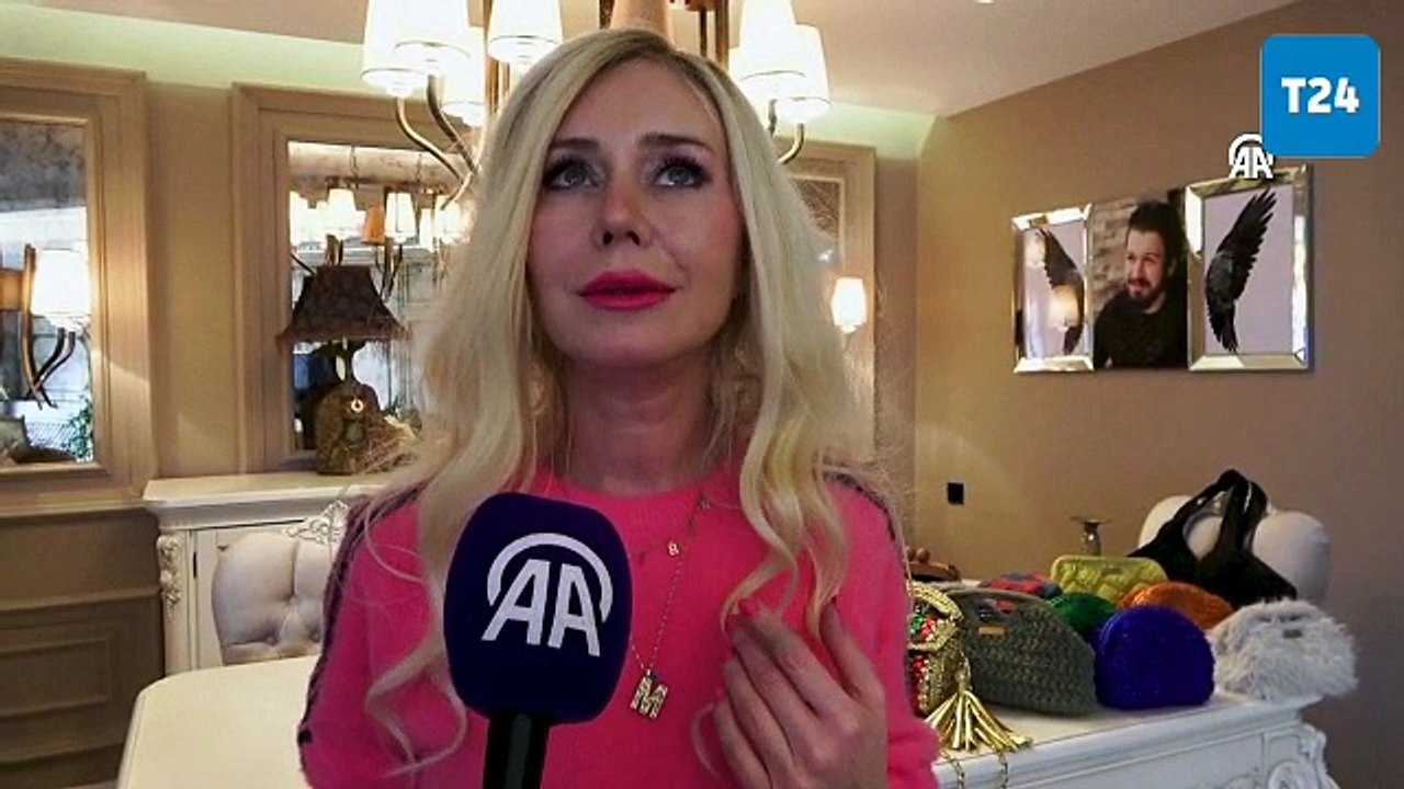 Oğlunun adını yaşatmak için ördüğü çantalarla üniversite öğrencilerine burs sağlıyor