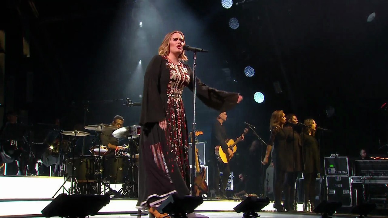 Rumour Has It - Adele (live)