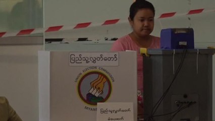Myanmar celebra elecciones legislativas marcadas por la violencia y la desconfianza