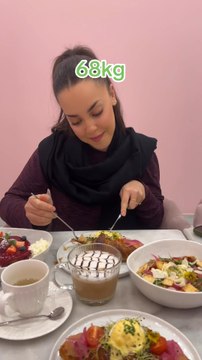 Deux amies, deux estomac