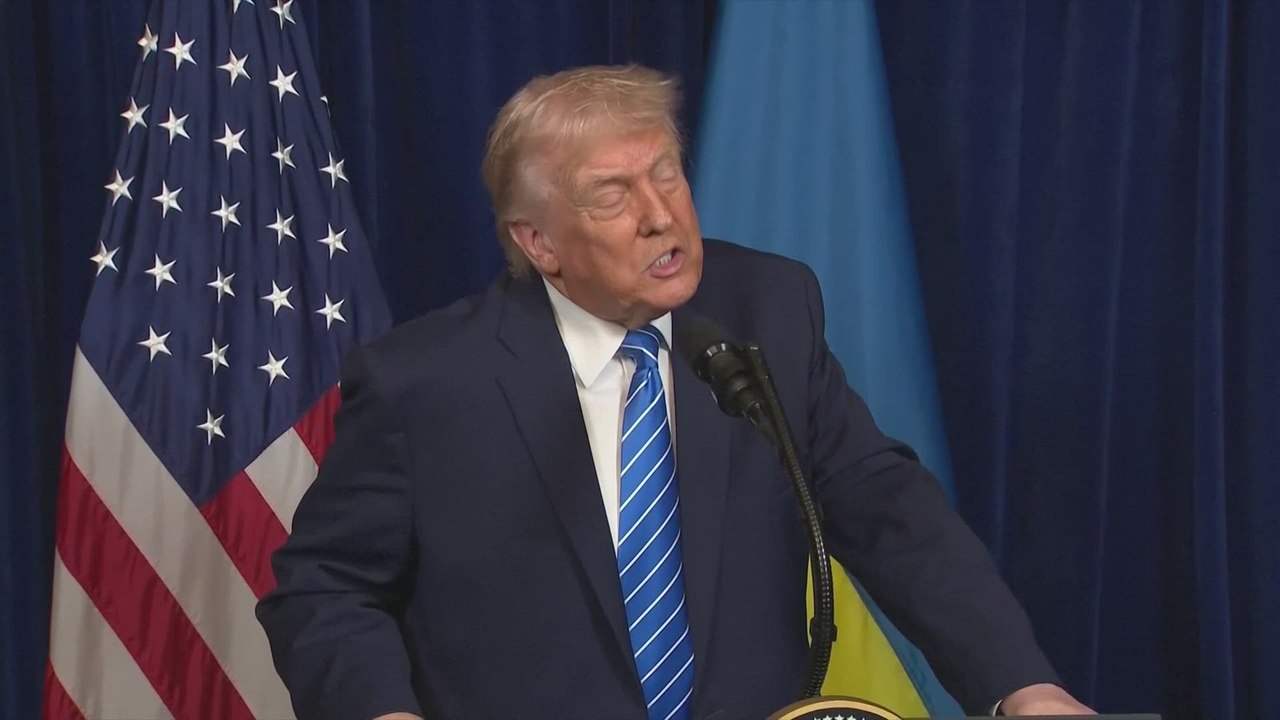 Trump Dodges Putin Call Question with Ironic Joke About Florida’s Perfect Weather