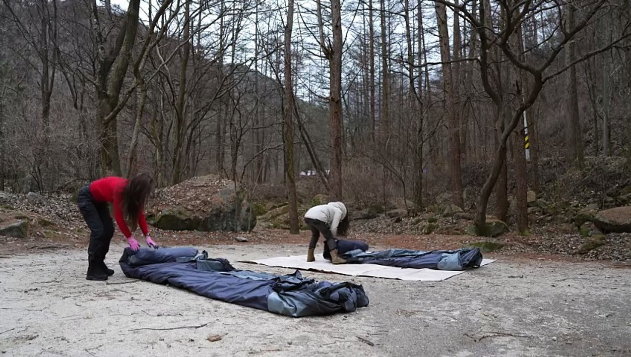 [Snow Camping] Luxury Double Inflatable Tent Setup — The Best Winter Camping with My Best Friend ❄️👯‍♀️