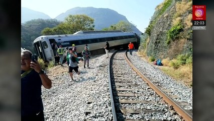 FGR investiga causas del descarrilamiento de tren en Oaxaca