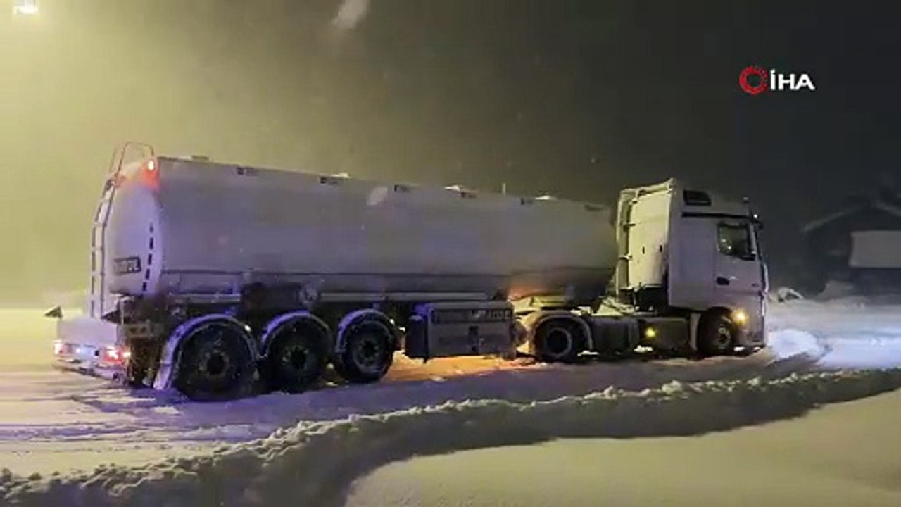 Bolu Dağı'nda beyaz esaret: Kar kalınlığı 40 santimetreyi geçti!