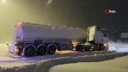 Bolu Dağı'nda beyaz esaret: Kar kalınlığı 40 santimetreyi geçti!