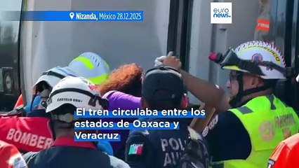 Al menos 13 muertos y casi 100 heridos tras el descarrilamiento de un tren en México