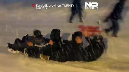 Fortes chutes de neige : écoles fermées dans 14 provinces turques, les enfants en profitent