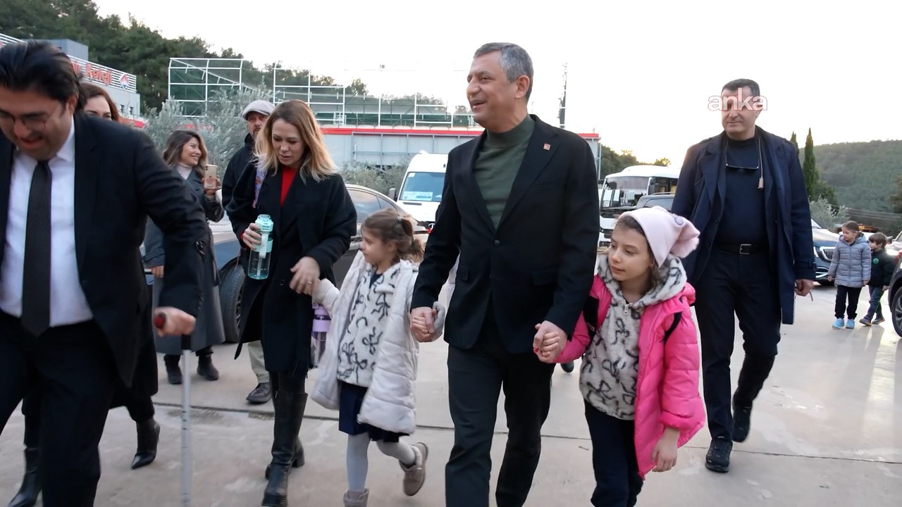 Ferdi Zeyrek'in kızları video çekti, Özgür Özel hemen harekete geçti