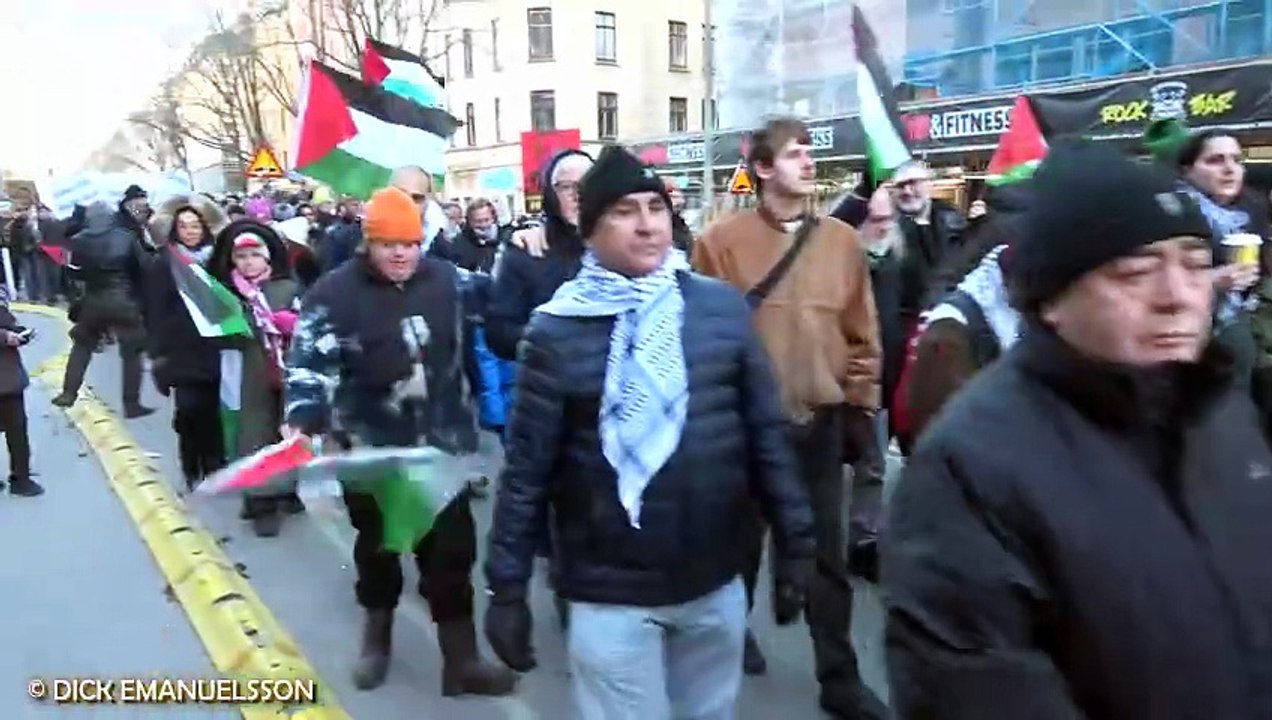 Palestinarörelsens rappare Robin hyllade alla som under året demonstrerat för Palestina